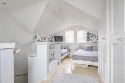 85 Totteridge Road, HP13 6EY-4.jpg