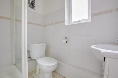 GUEST CLOAKROOM