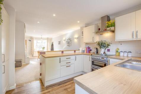 38 Lansdowne Way, HP11 1TN-10.jpg