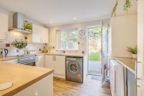 38 Lansdowne Way, HP11 1TN-8.jpg