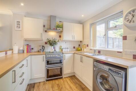 38 Lansdowne Way, HP11 1TN-9.jpg