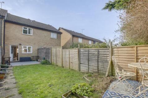 38 Lansdowne Way, HP11 1TN-12.jpg
