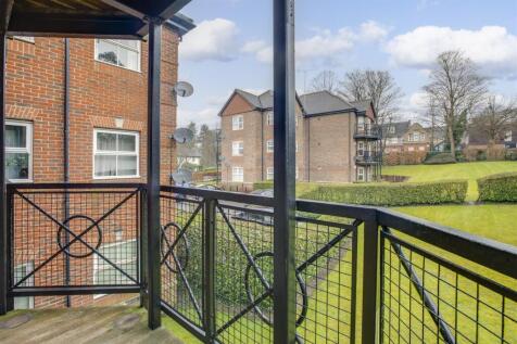 15 West View, Shrubbery Close, HP13 6FW-9.jpg