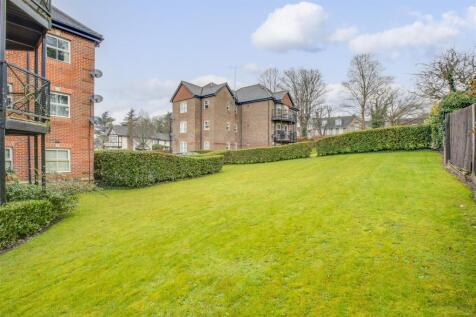 15 West View, Shrubbery Close, HP13 6FW-11.jpg