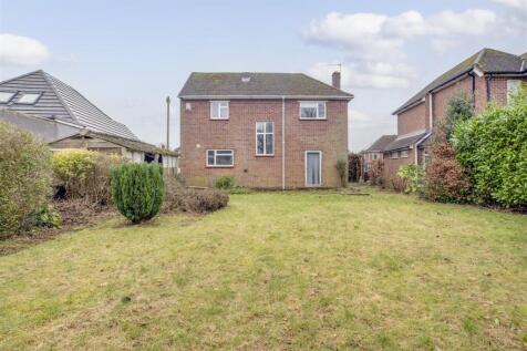 28 Rupert Avenue, HP12 3NG-3.jpg