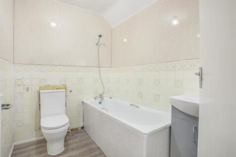 28 Rupert Avenue, HP12 3NG-13.jpg