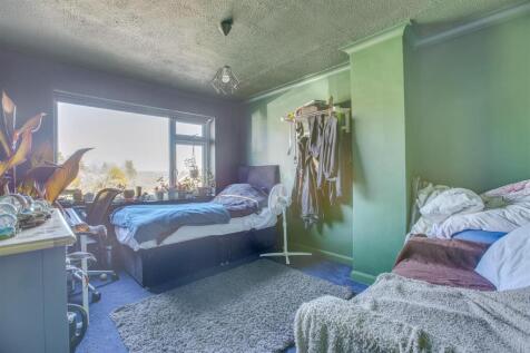 85 Deeds Grove, HP12 3NY-2.jpg