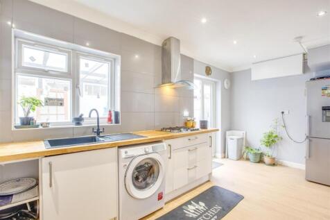 94 Herbert Road, HP13 7HN-7.jpg