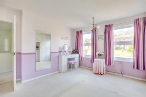 19 Fleet Close, HP14 4LL-5.jpg