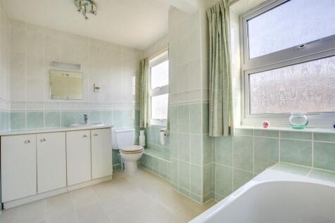 19 Fleet Close, HP14 4LL-3.jpg