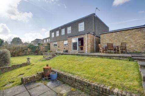 19 Fleet Close, HP14 4LL-13.jpg