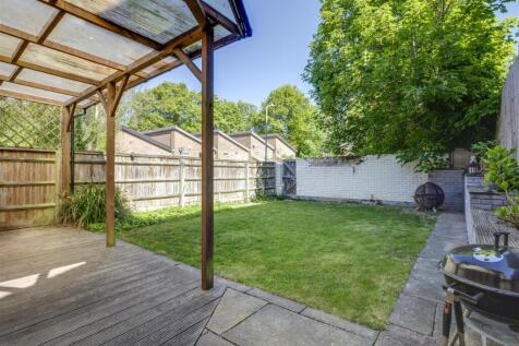9 Elora Road, HP13 7LL-2.jpg