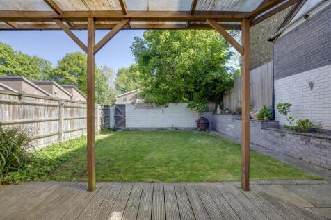 9 Elora Road, HP13 7LL-3.jpg