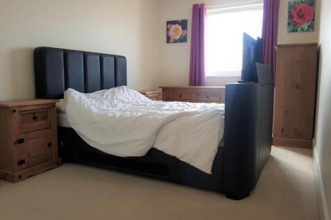 Bedroom (1) (2).jpg