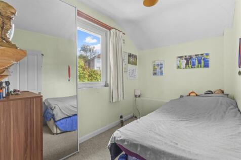41 Hillview Road, HP13 6XY-8.jpg
