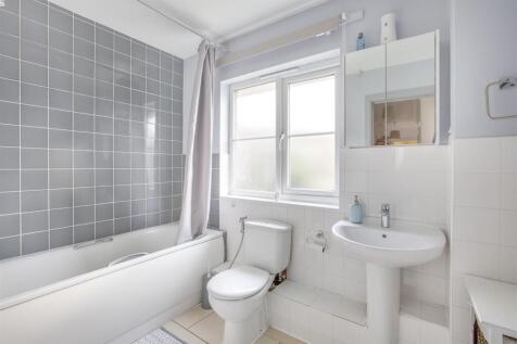 21 Greengate, Chairborough Road, HP12 3GZ-9.jpg