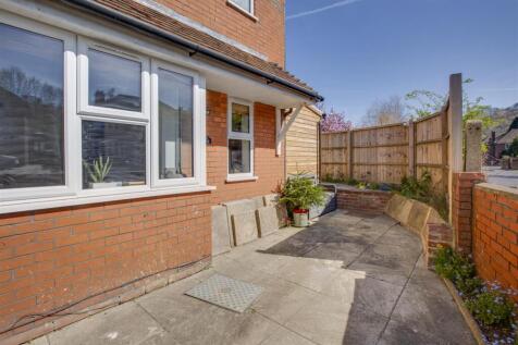 84 Lane End Road, HP12 4HX-11.jpg