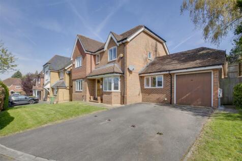 17 Thanstead Copse, HP10 9YH-16.jpg