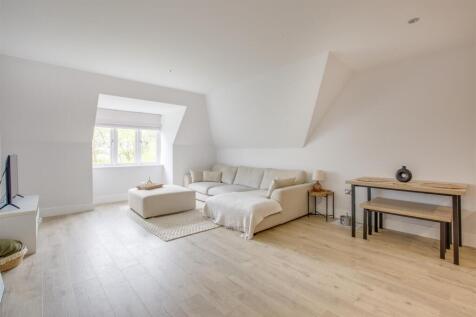 8 The Pines, Amersham Road, HP13 6PN-8.jpg