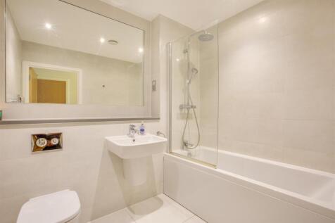 8 The Pines, Amersham Road, HP13 6PN-7.jpg