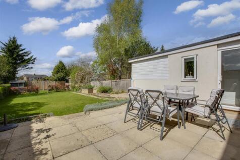 25 Cambridge Crescent, HP13 7NE-1.jpg