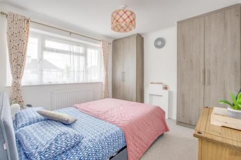 25 Cambridge Crescent, HP13 7NE-6.jpg