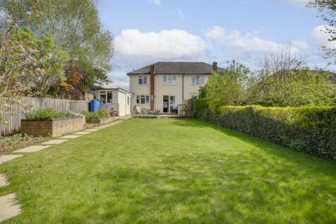 25 Cambridge Crescent, HP13 7NE-3.jpg