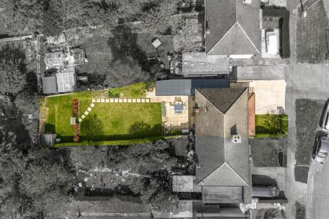 25 Cambridge Crescent, HP13 7NE-16.jpg
