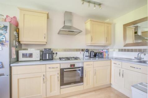 17 Wye Gardens, Fryers Lane, HP12 3DU-10.jpg