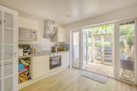 65 Nicholas Gardens, HP13 6JG-6.jpg