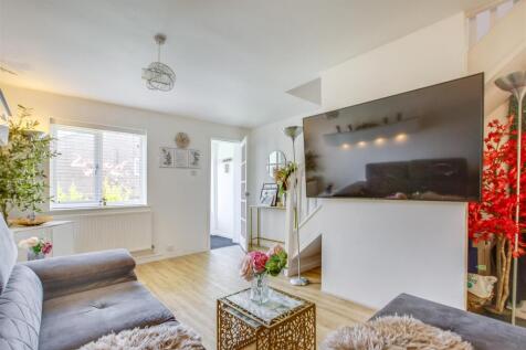 65 Nicholas Gardens, HP13 6JG-4.jpg