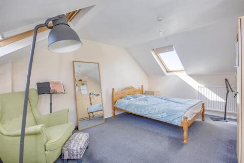 17B Totteridge Lane, HP13 7QD-5.jpg