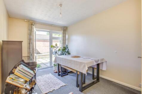 17B Totteridge Lane, HP13 7QD-7.jpg