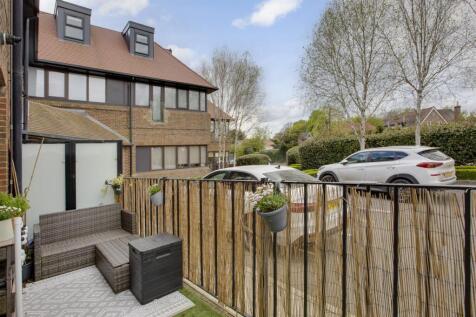 Flat 2 Swilley Gardens, Oxford Road, HP14 3NZ-9.jp