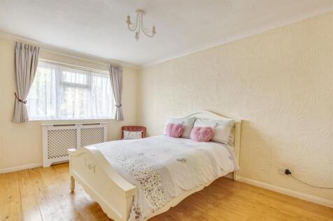 32 Ash Road, HP12 4SW-1.jpg