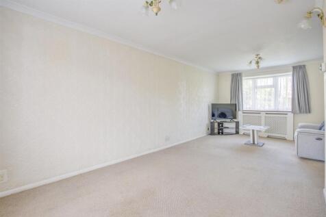 32 Ash Road, HP12 4SW-9.jpg