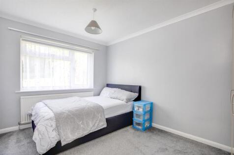 24 Curlew Close, HP13 5JY-1.jpg