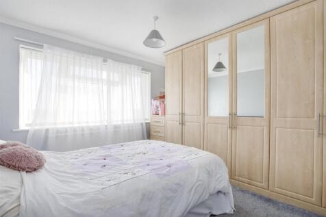 24 Curlew Close, HP13 5JY-2.jpg