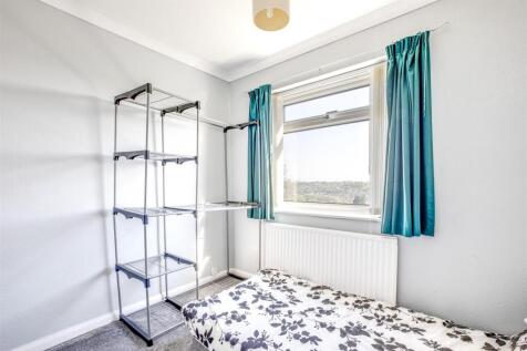 24 Curlew Close, HP13 5JY-3.jpg
