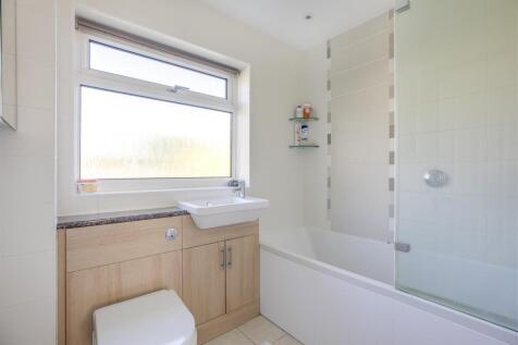 24 Curlew Close, HP13 5JY-5.jpg