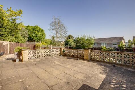 24 Curlew Close, HP13 5JY-10.jpg
