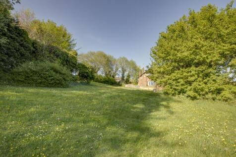 24 Curlew Close, HP13 5JY-15.jpg