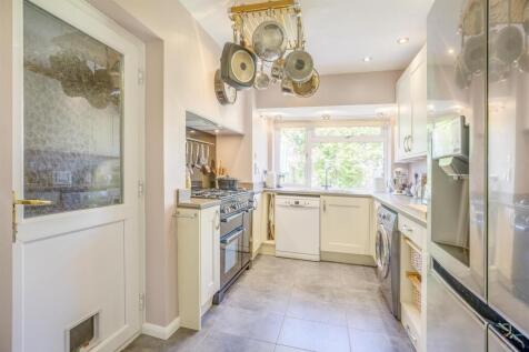 20 Totteridge Drive, HP13 6JJ-9.jpg