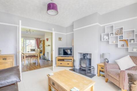 20 Totteridge Drive, HP13 6JJ-7.jpg