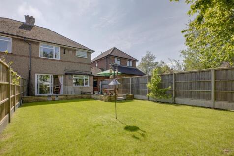 20 Totteridge Drive, HP13 6JJ-12.jpg