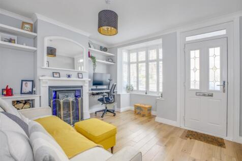 58 Gordon Road, HP13 6ER-4.jpg