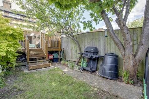 58 Gordon Road, HP13 6ER-11.jpg