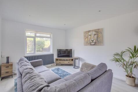 9 Slayter Road, HP14 3JQ-15.jpg