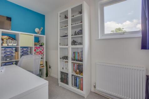 9 Slayter Road, HP14 3JQ-6.jpg