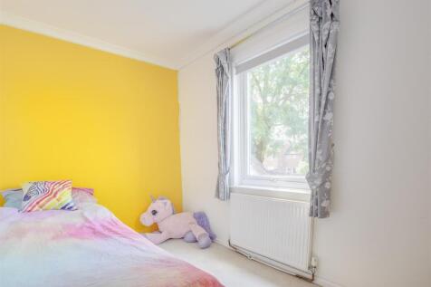 9 Slayter Road, HP14 3JQ-8.jpg